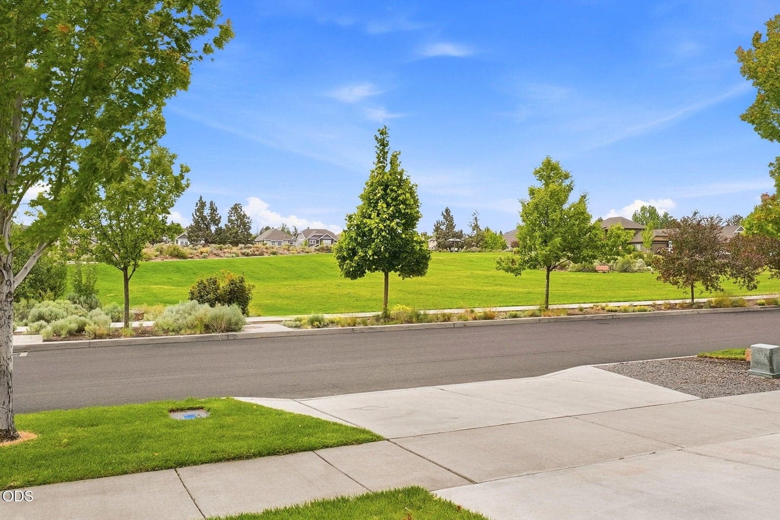 Photo of 3024 NE Flagstone Avenue 29 of 39