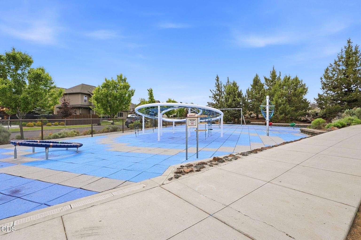 Photo of 3024 NE Flagstone Avenue 34 of 39