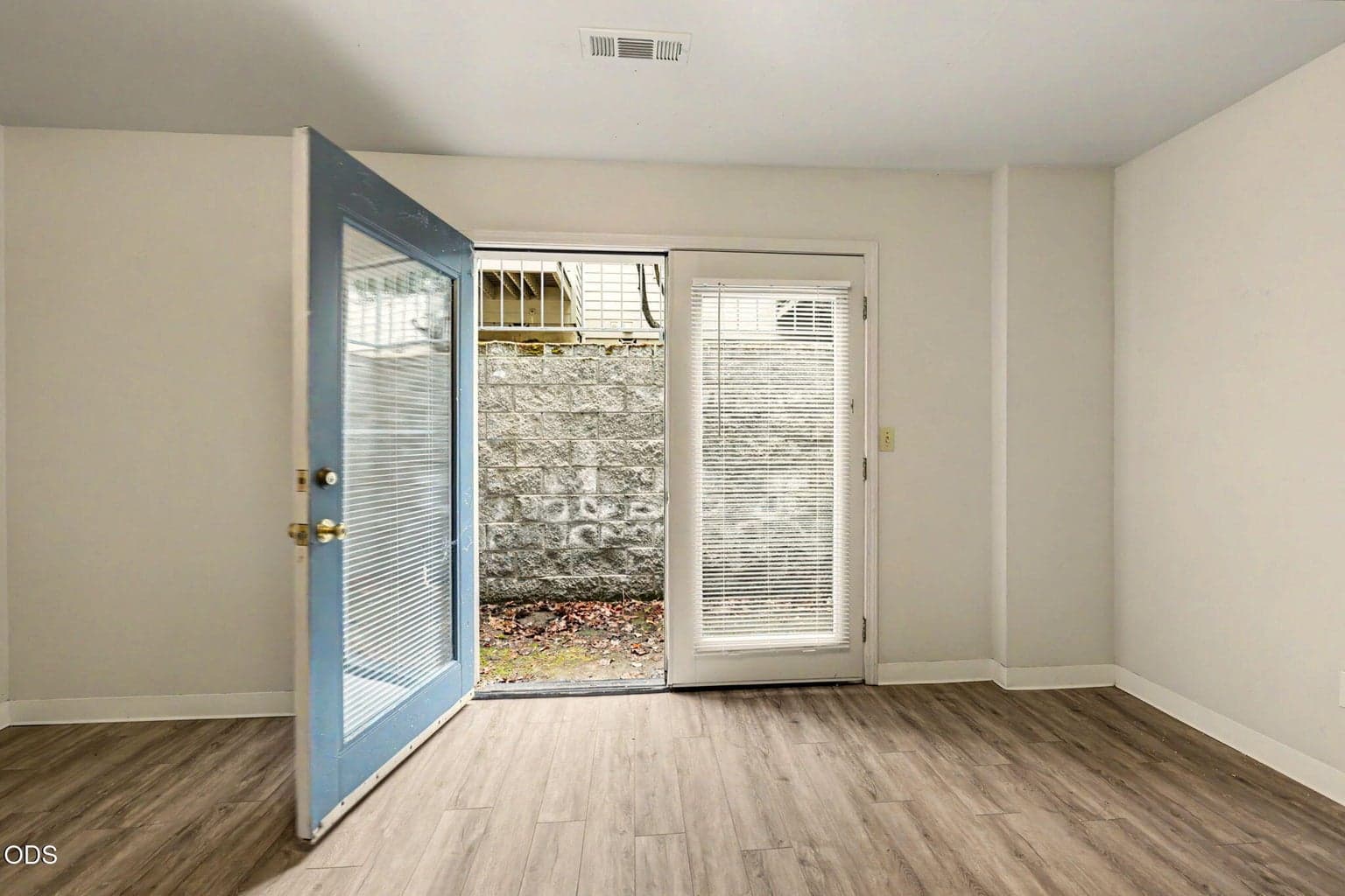 Photo of 360 Glenn 3 of 30