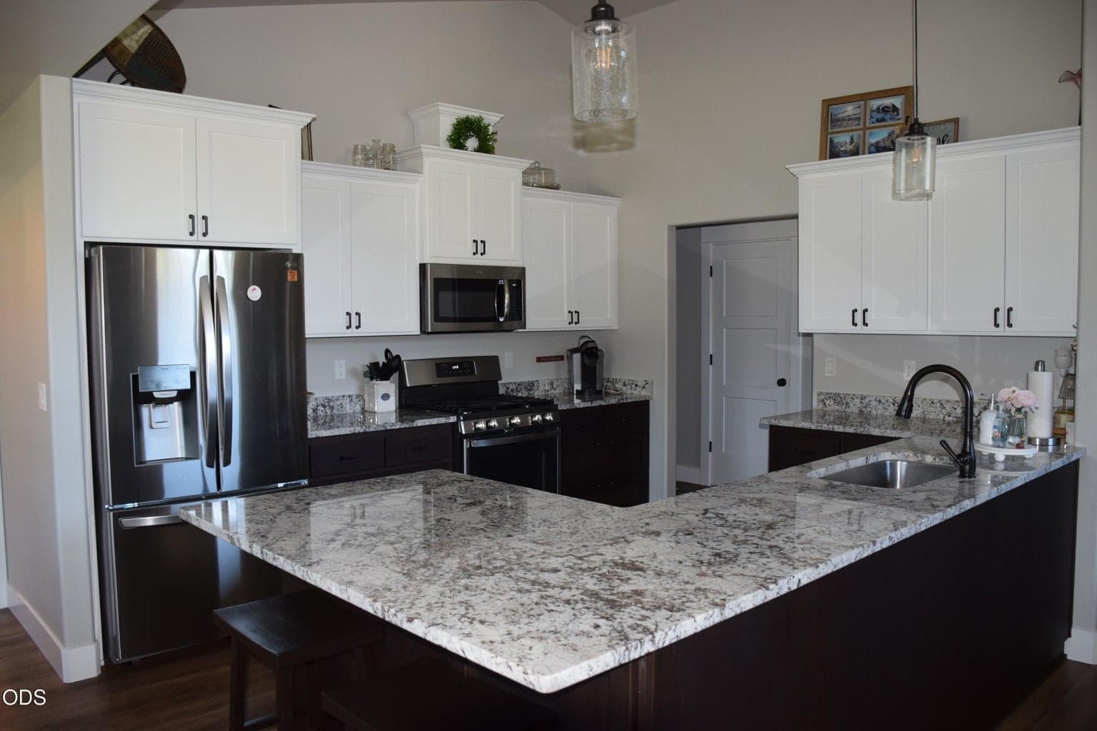 Photo of 303 Collette 4 of 23