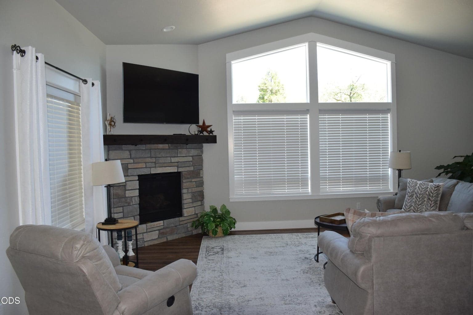 Photo of 303 Collette 2 of 23