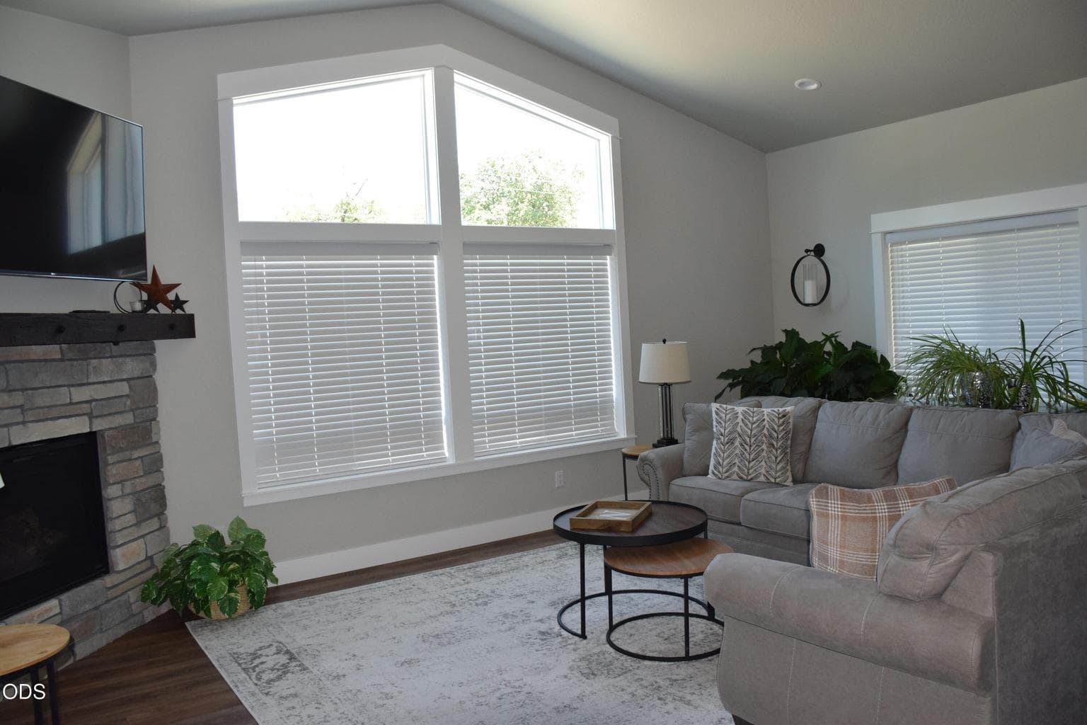 Photo of 303 Collette 3 of 23