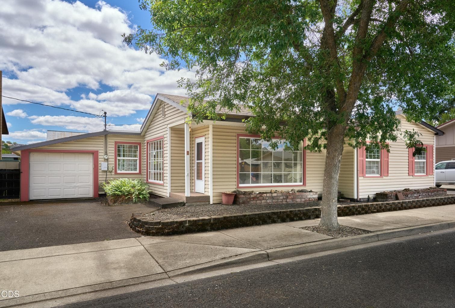 Photo of 11 Platt 1 of 34