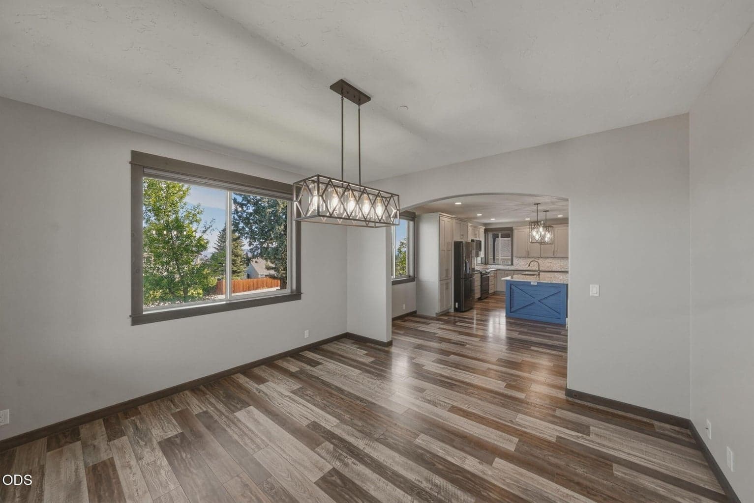 Photo of 2484 SW 39th Street 13 of 64