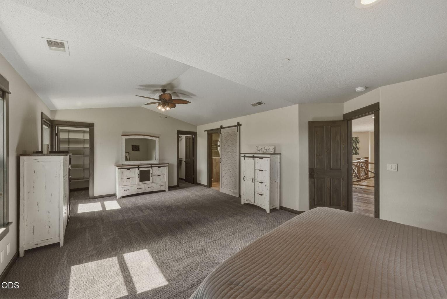 Photo of 2484 SW 39th Street 35 of 64