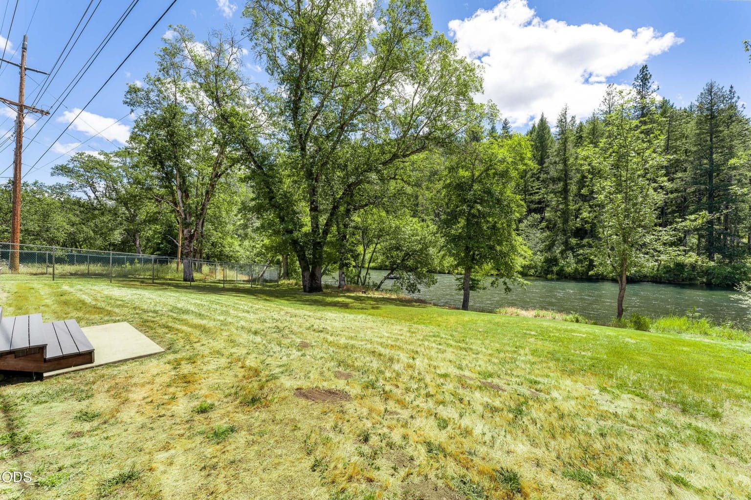 Photo of 26268 Highway 62 2 of 32