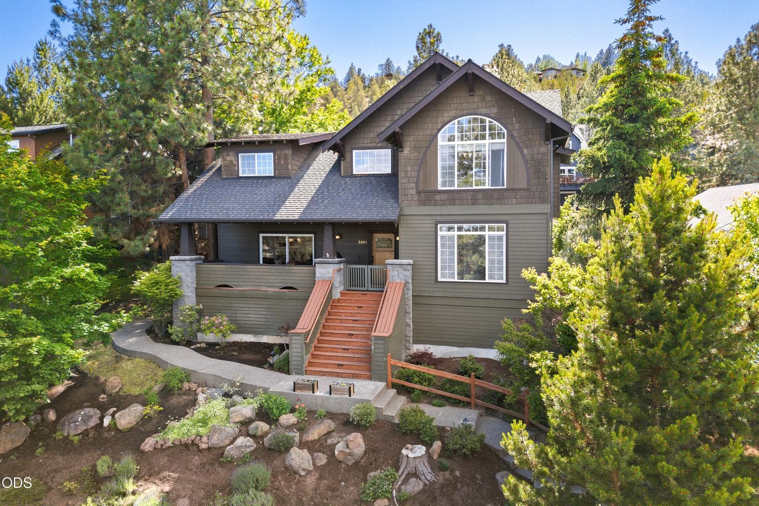 Photo of 3081 Craftsman 1 of 44
