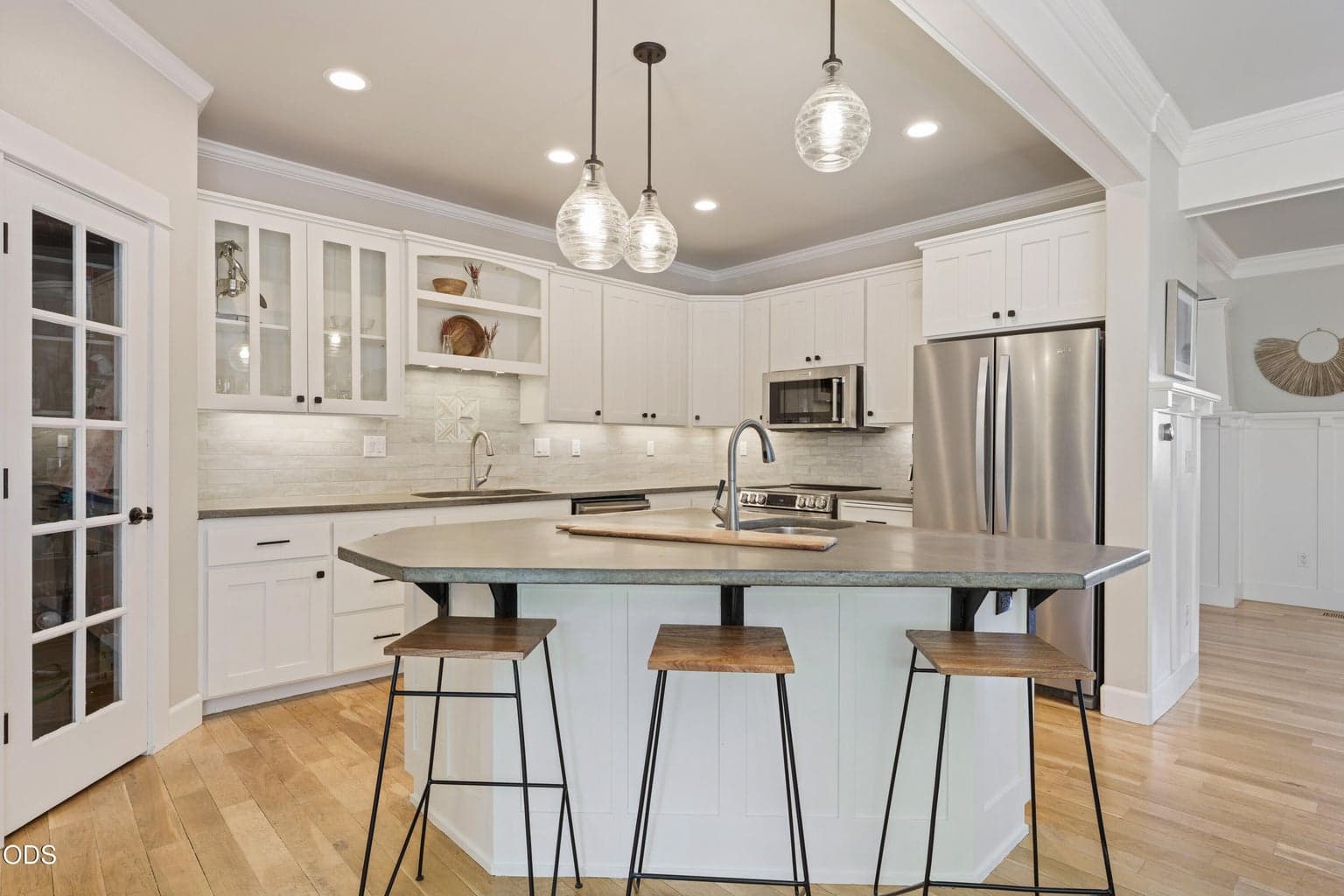 Photo of 3081 NW Craftsman Drive 15 of 44