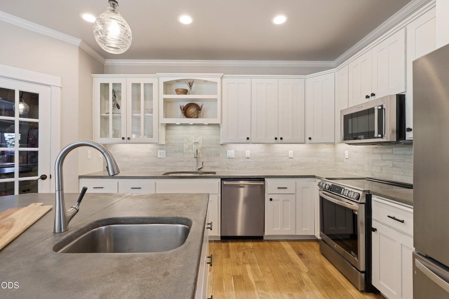 Photo of 3081 NW Craftsman Drive 16 of 44