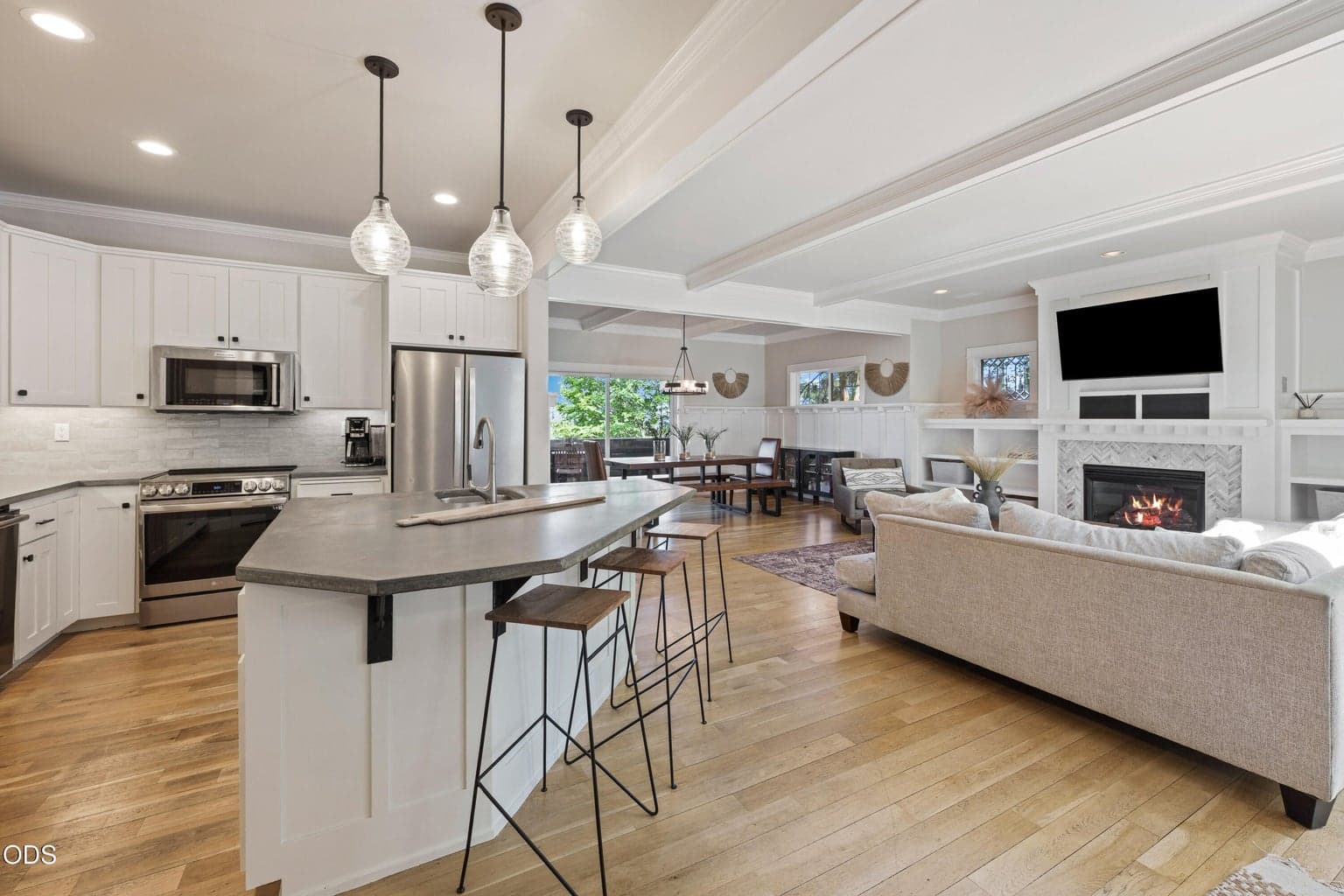 Photo of 3081 NW Craftsman Drive 19 of 44