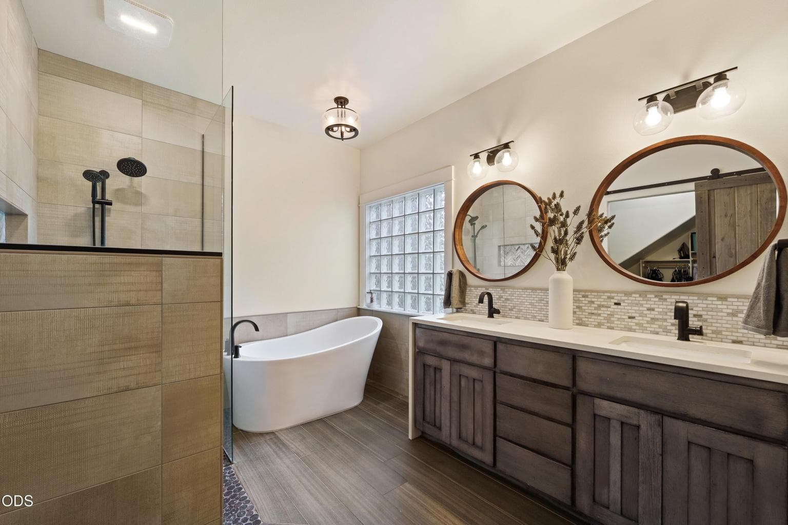 Photo of 3081 NW Craftsman Drive 24 of 44