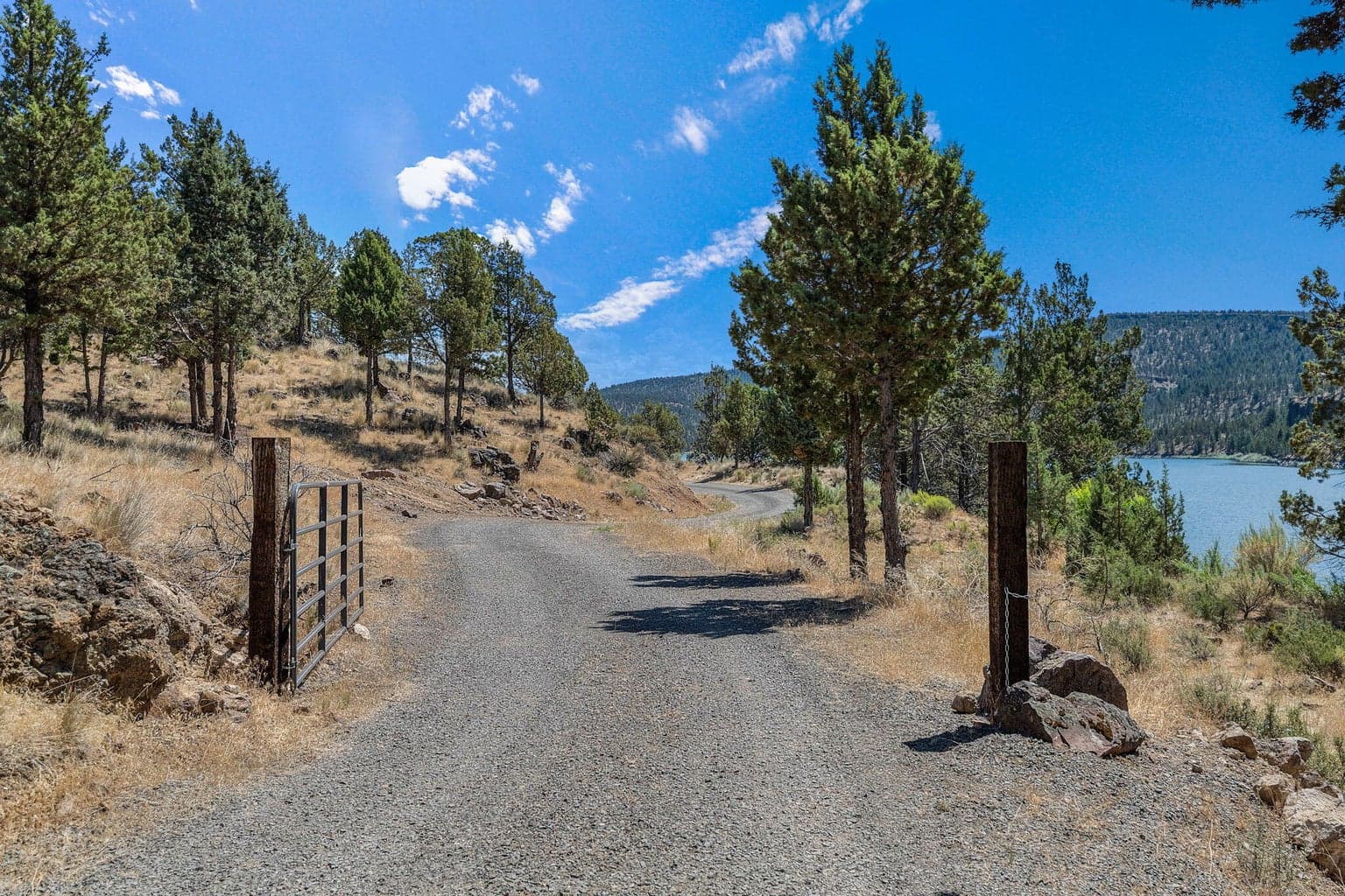 side driveway