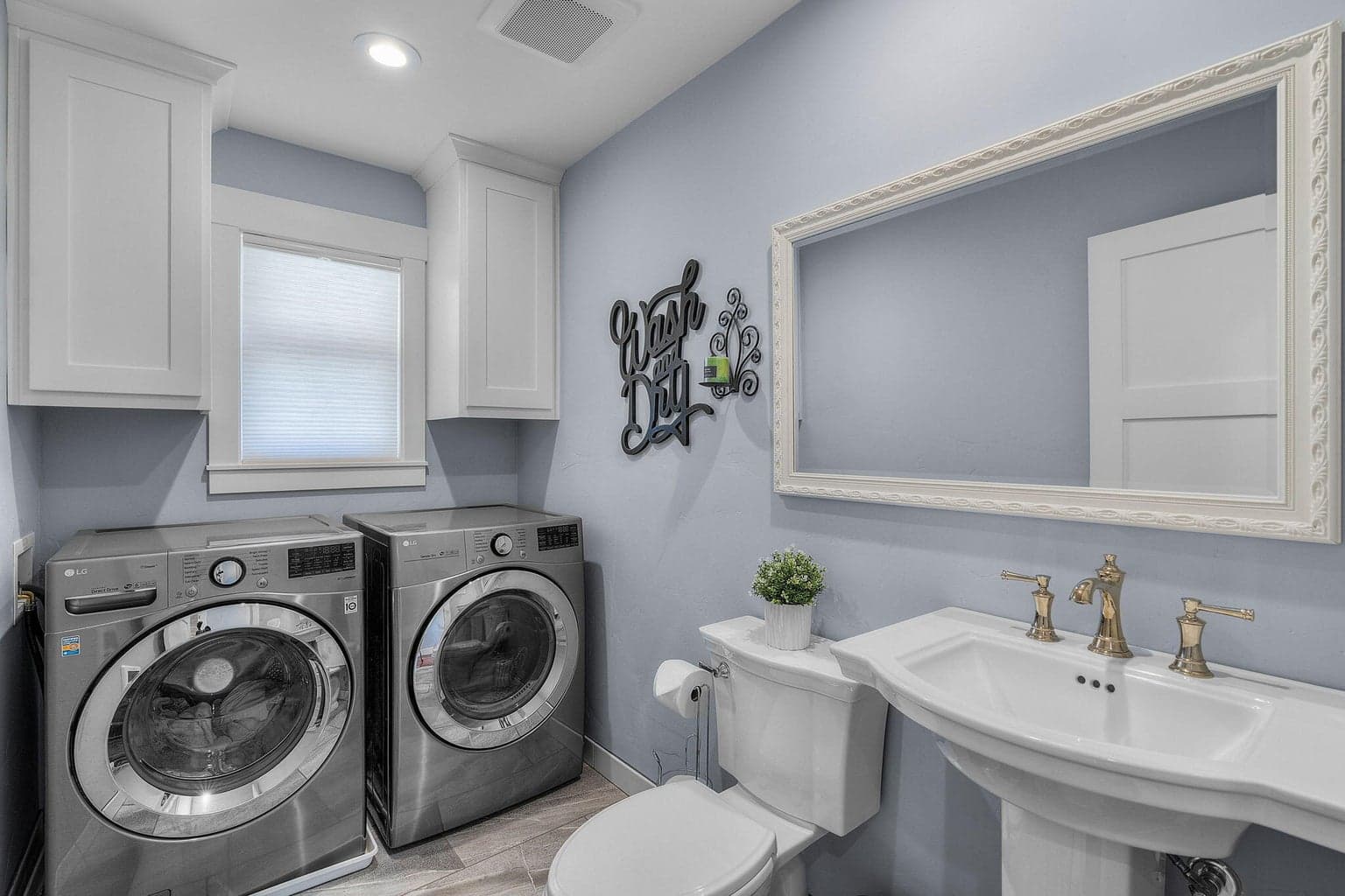 laundry/powder room