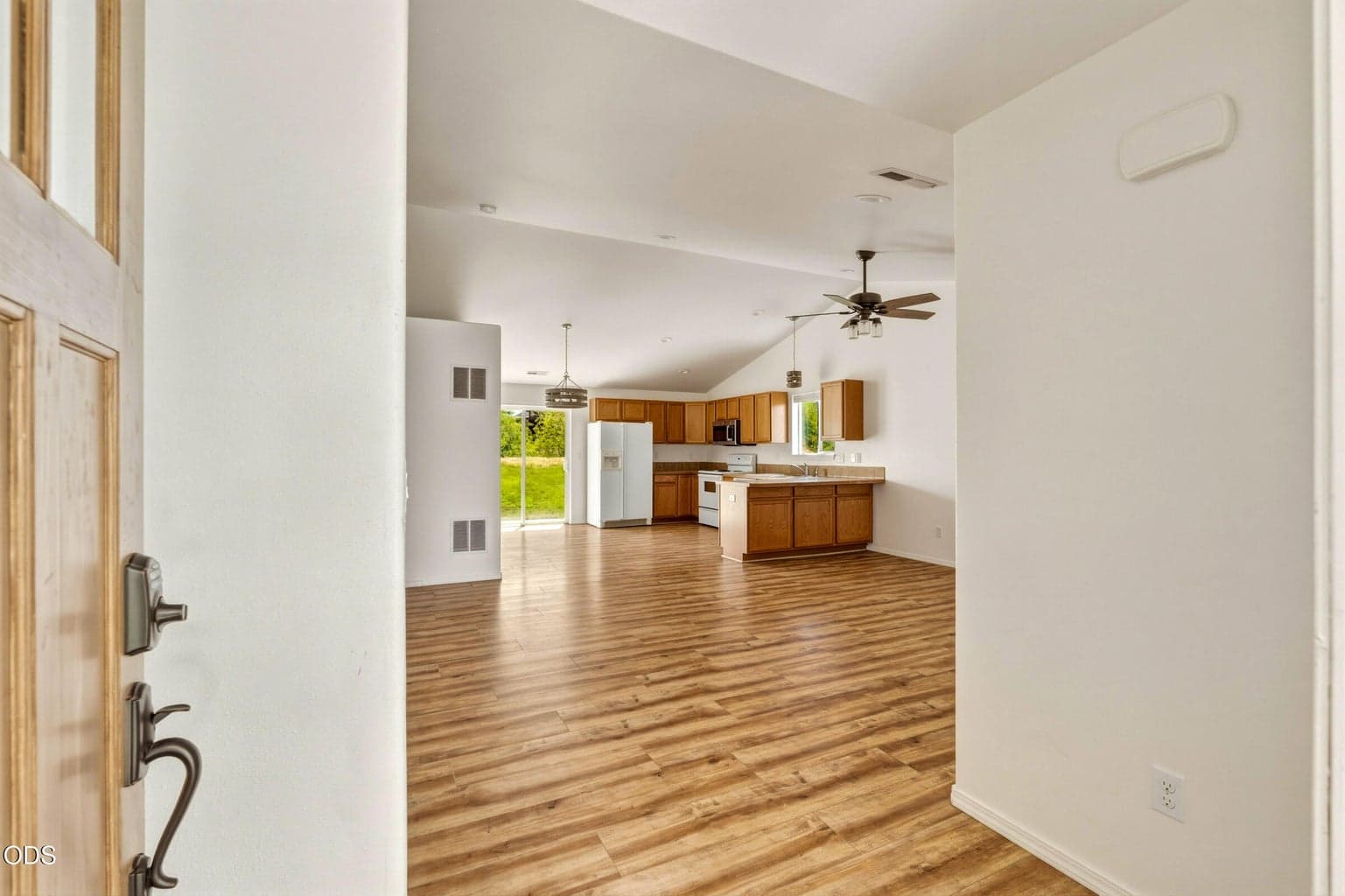Photo of 454 Spruce 5 of 33