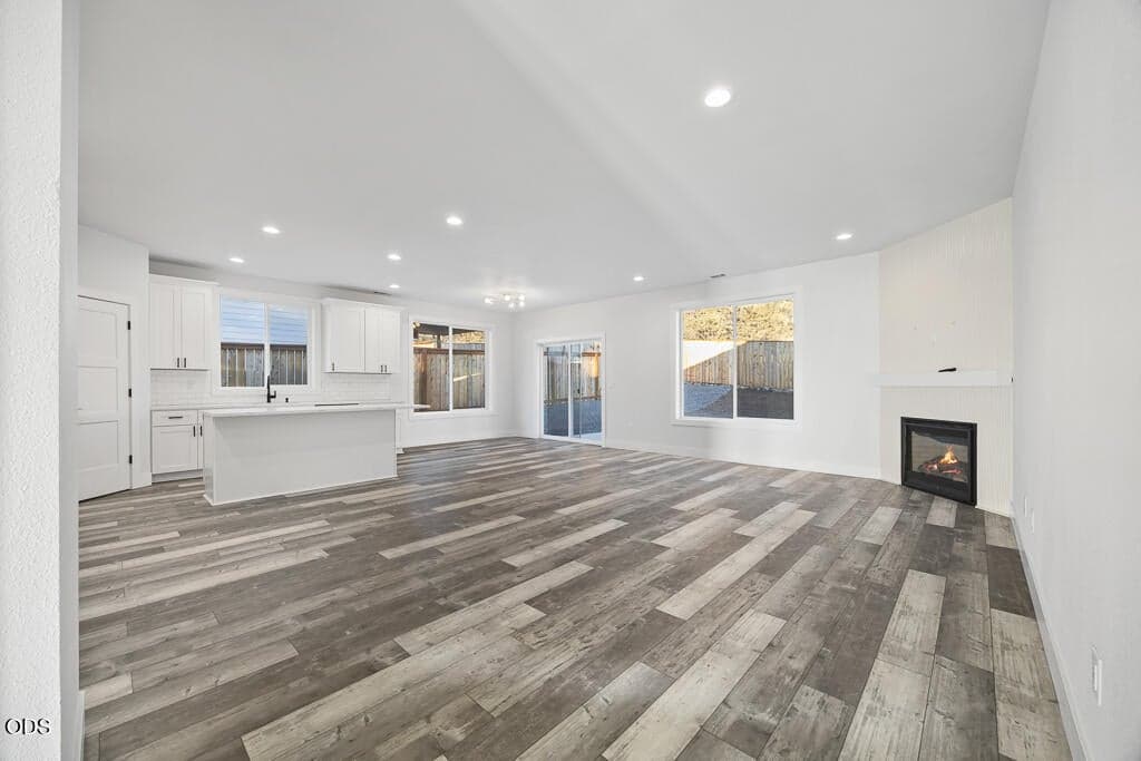 Photo of 1161 Ridge 3 of 24