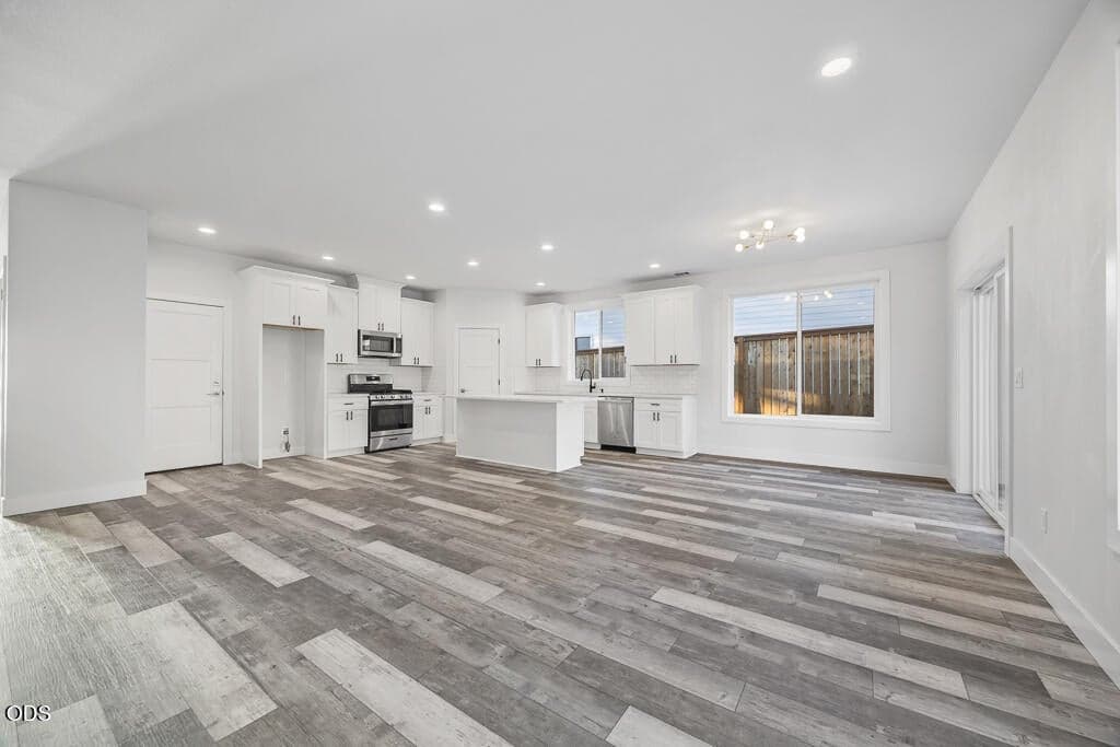 Photo of 1161 Ridge 4 of 24