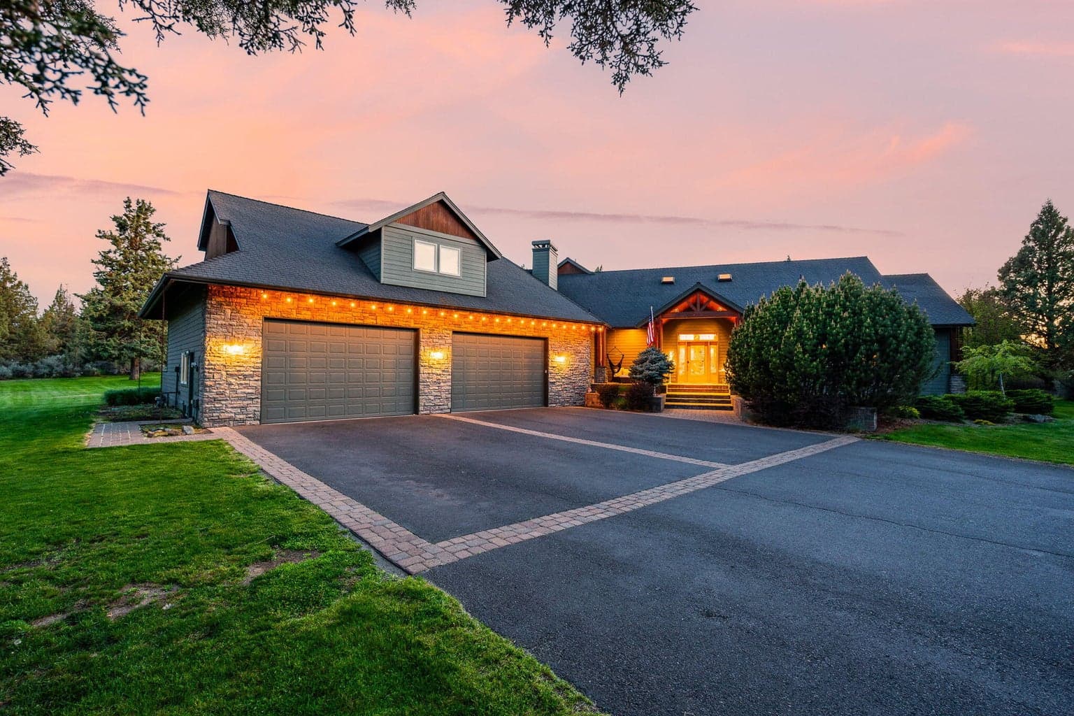 Photo of 20960 Royal Oak 2 of 94