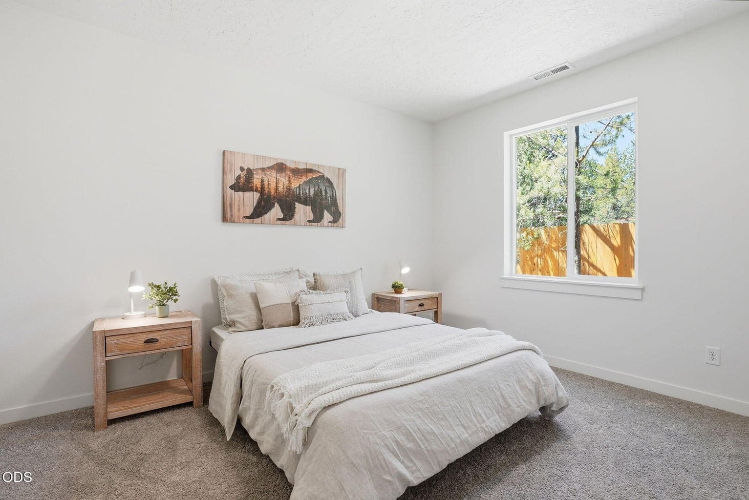 Guest bedroom