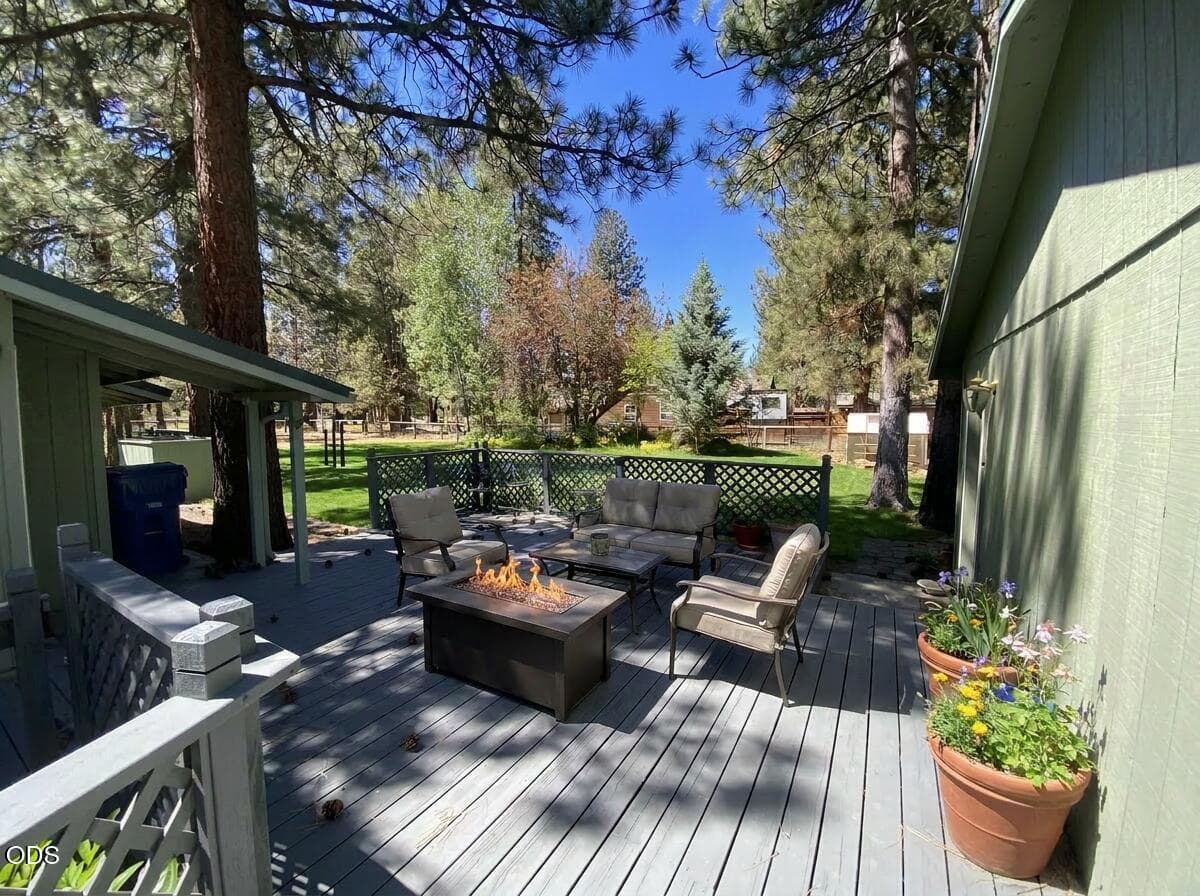 Photo of 15634 Ponderosa Lane 16 of 26