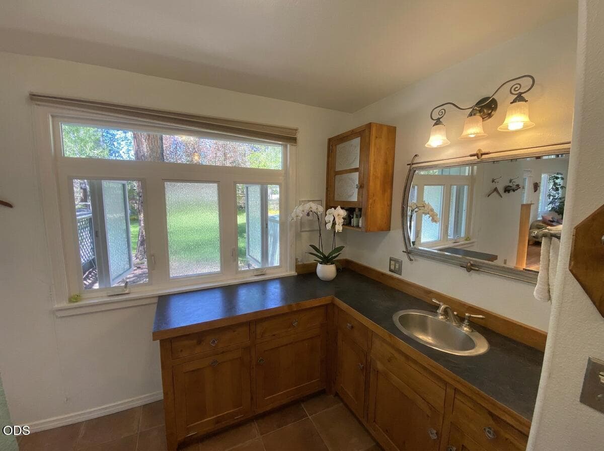 Photo of 15634 Ponderosa Lane 9 of 26