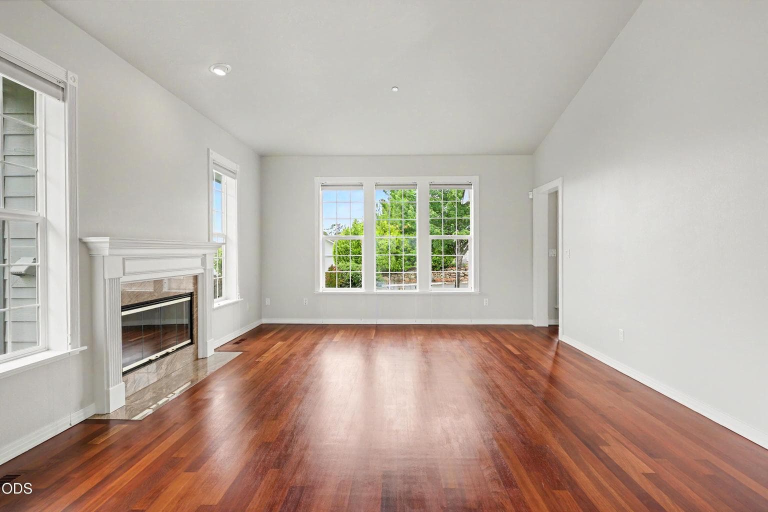 Photo of 825 Amerman 6 of 57