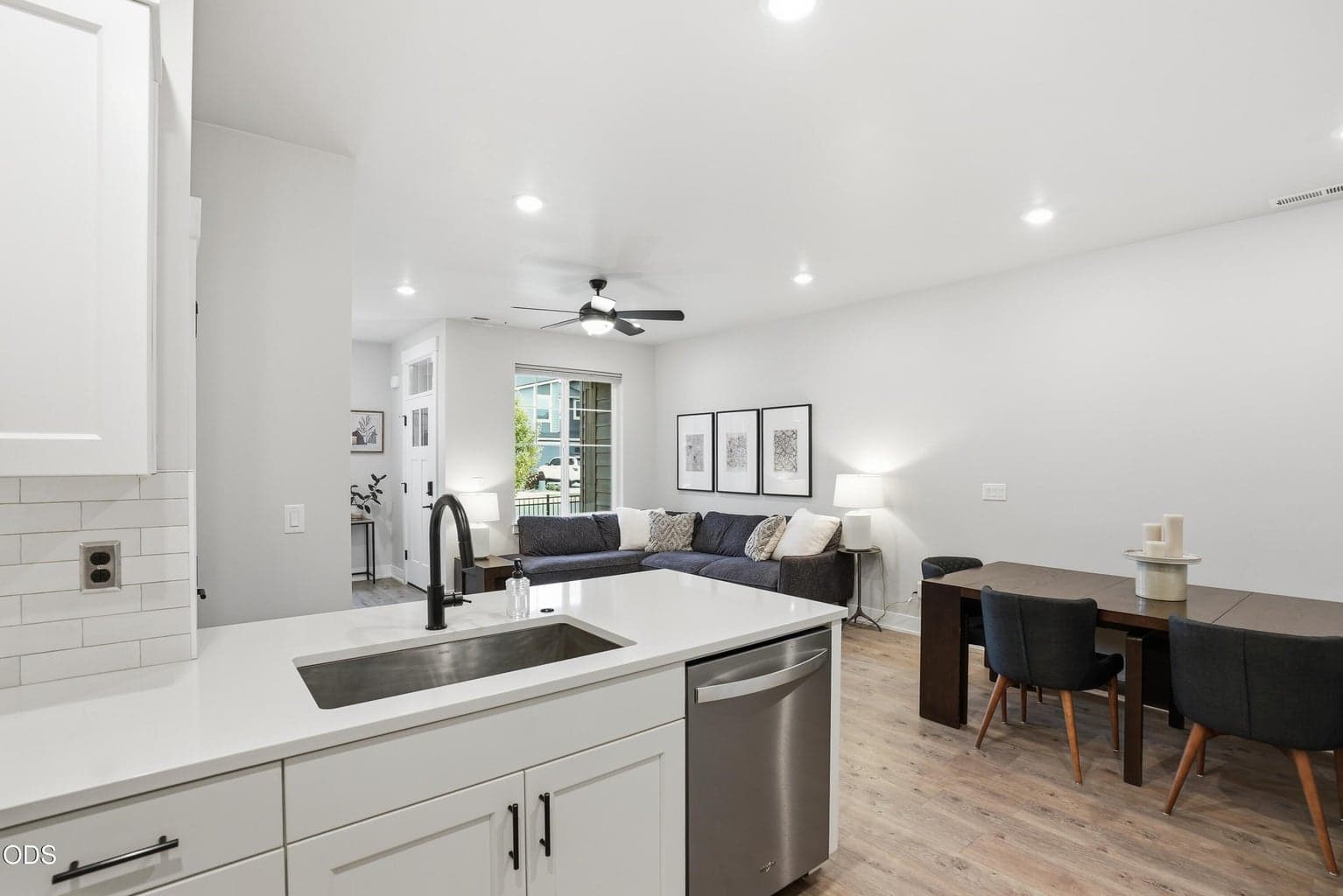 Photo of 3031 NE Red Jasper Place 9 of 26