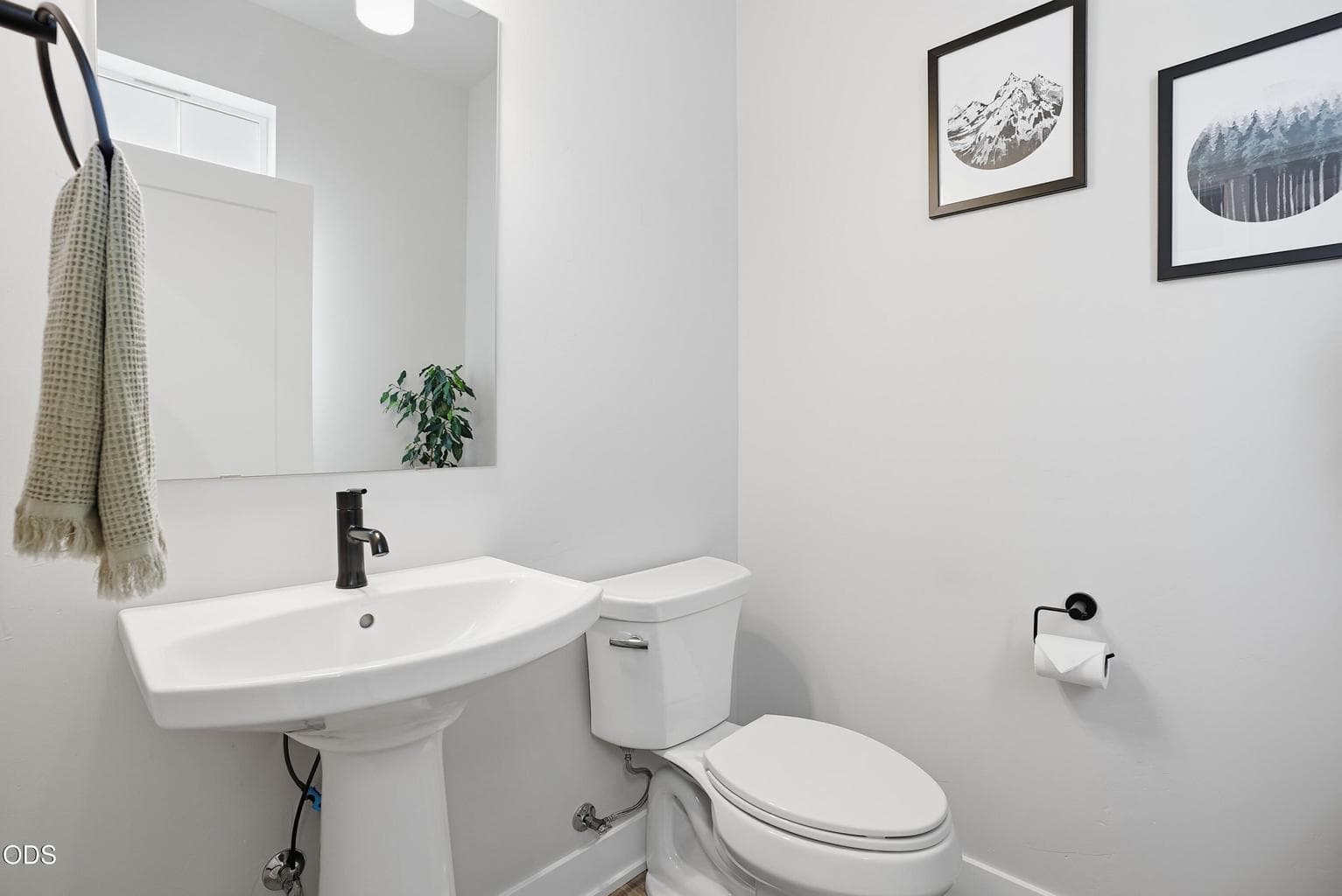 Main level Powder Bath