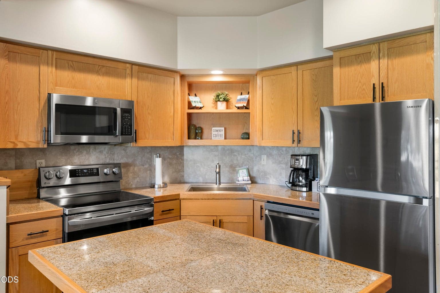Photo of 6969 Robin Court 16 of 47