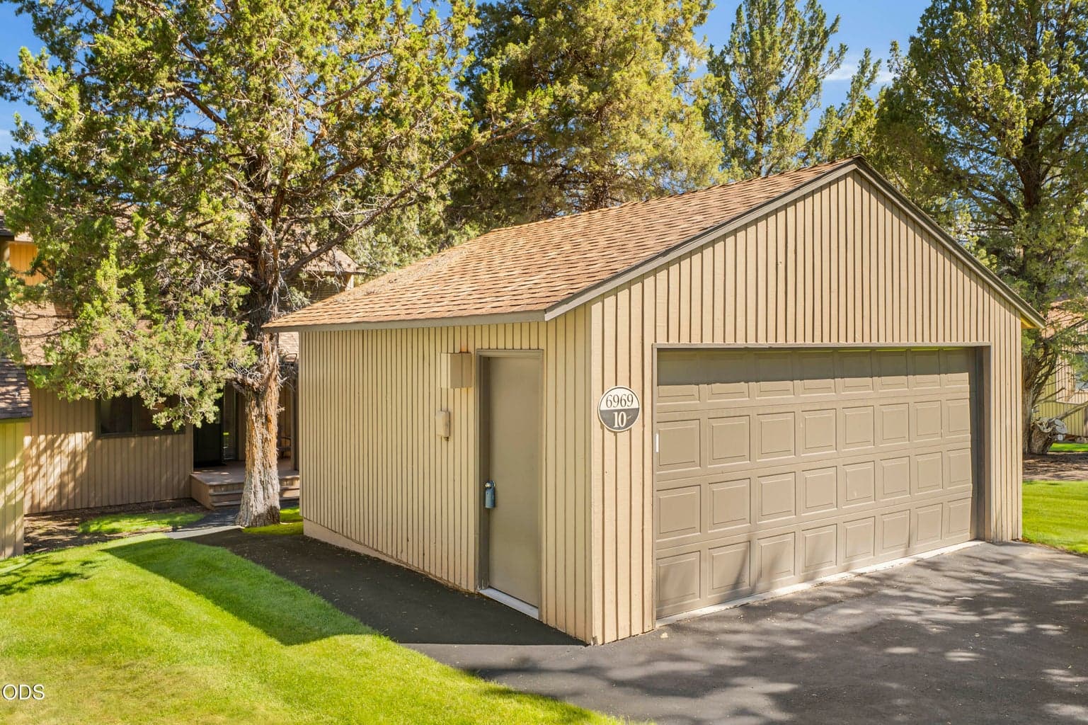 Photo of 6969 Robin Court 10 of 47