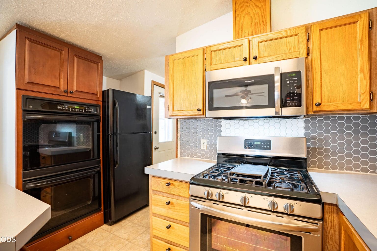 Photo of 60245 Lakeview Drive 15 of 45
