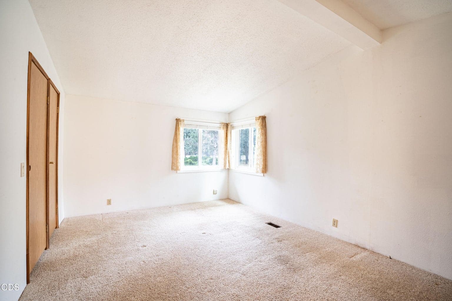 Photo of 60245 Lakeview Drive 18 of 45