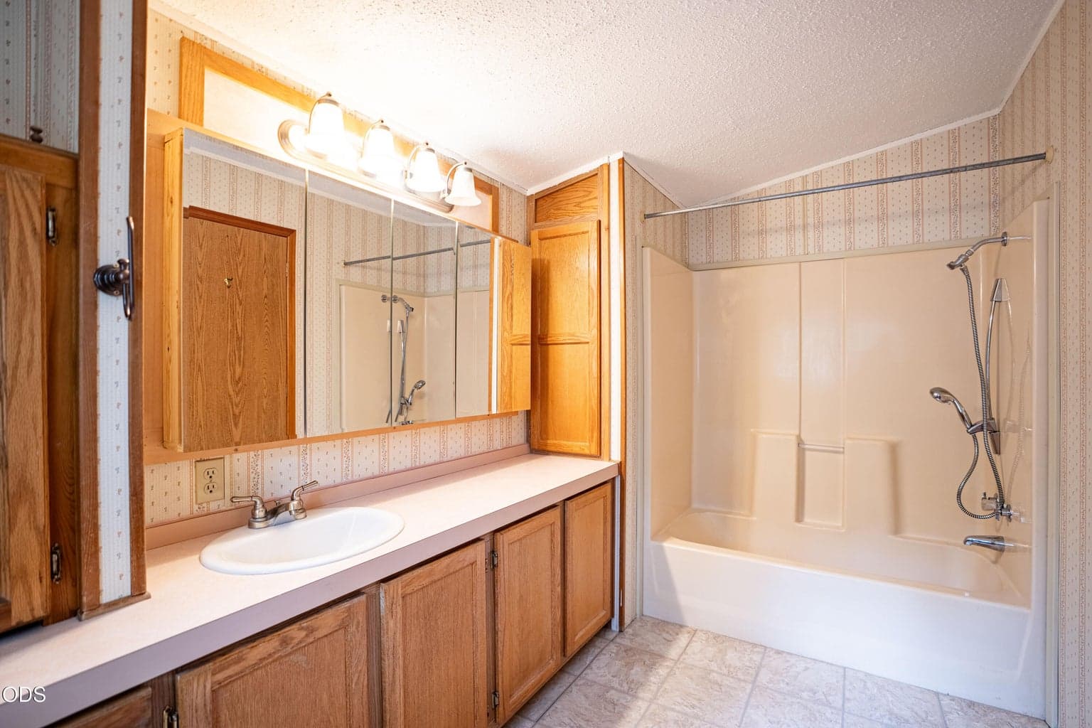 Photo of 60245 Lakeview Drive 21 of 45