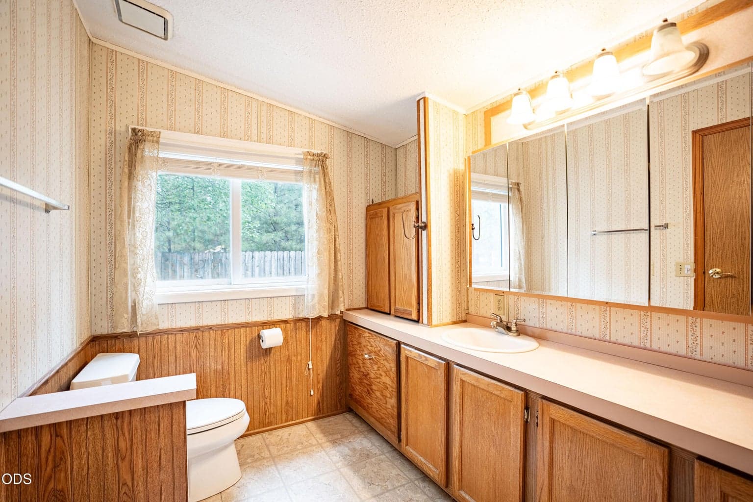 Photo of 60245 Lakeview Drive 22 of 45