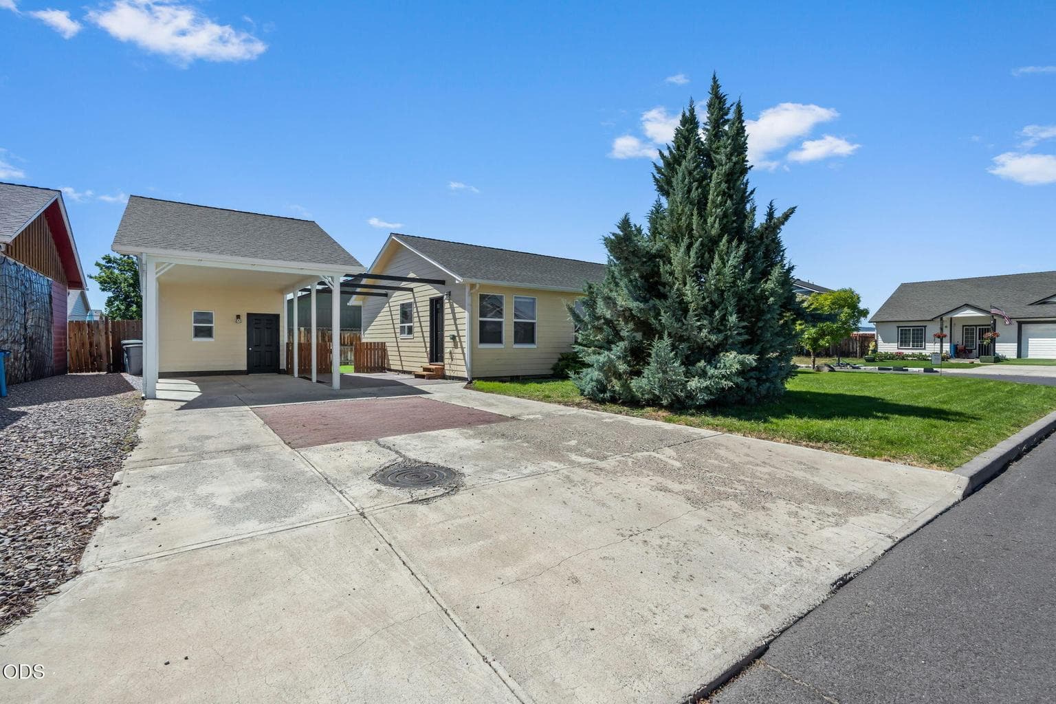 Photo of 1372 NW Teal Loop 21 of 32