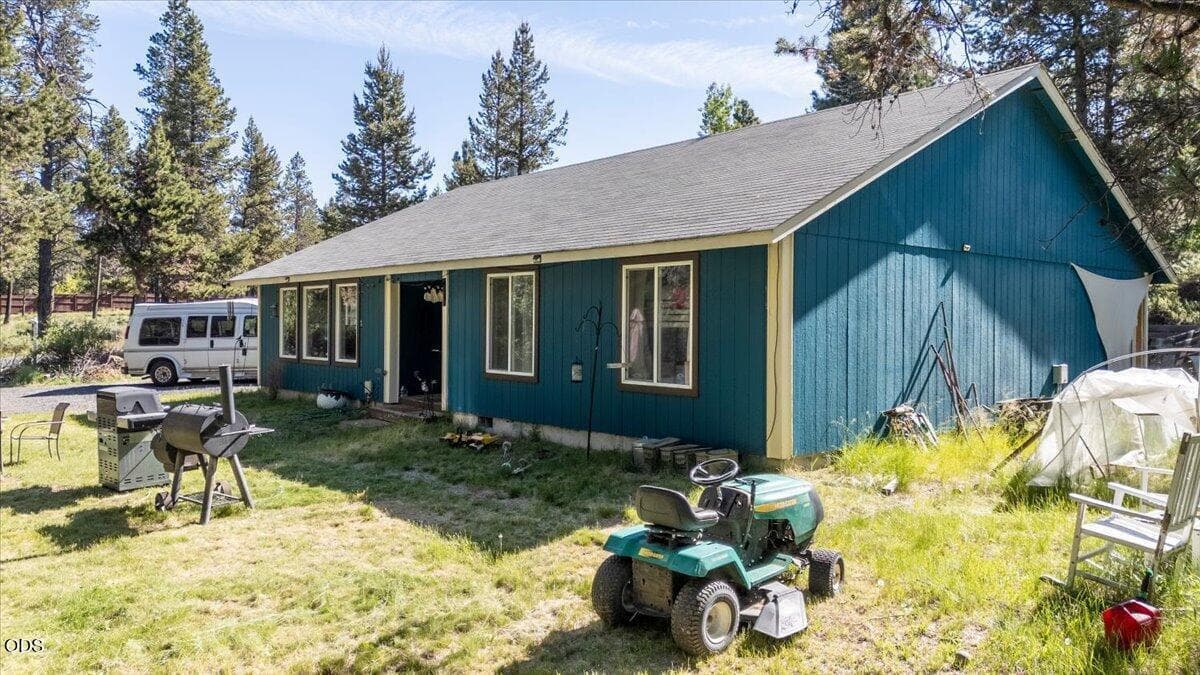 Photo of 16801 Gross Drive 6 of 32