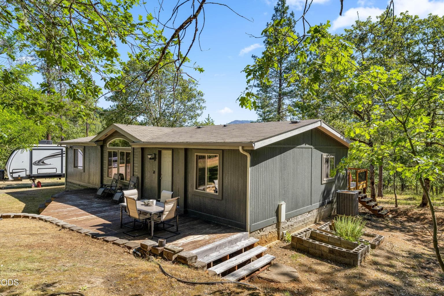 Photo of 1460 Grays Creek 2 of 33