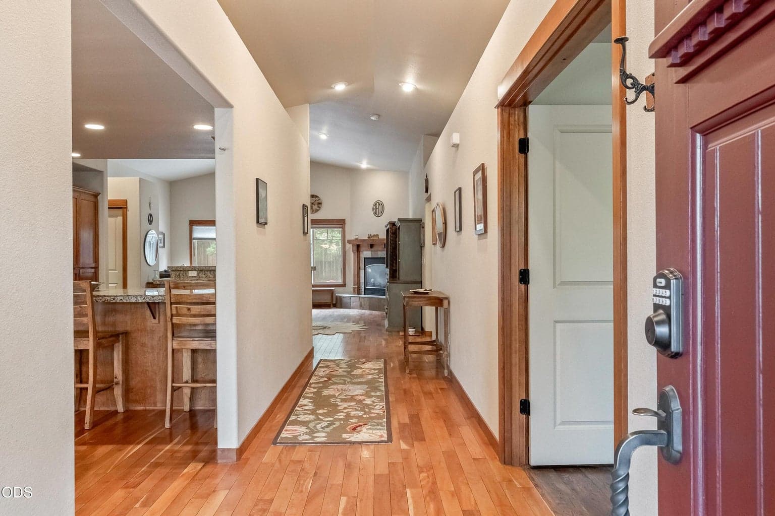 Photo of 2354 Summerhill 3 of 27