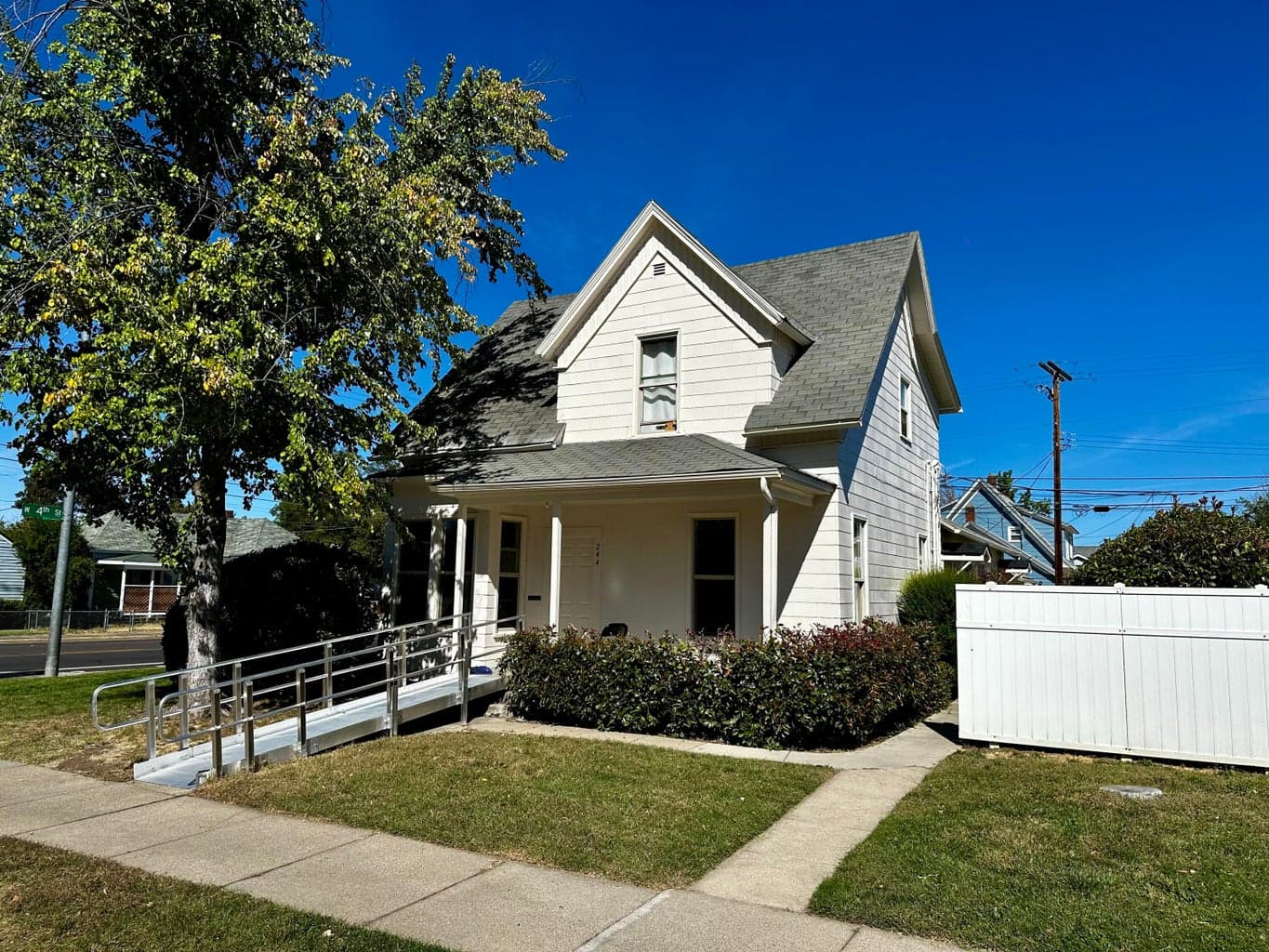 Photo of 325 4th 3 of 29