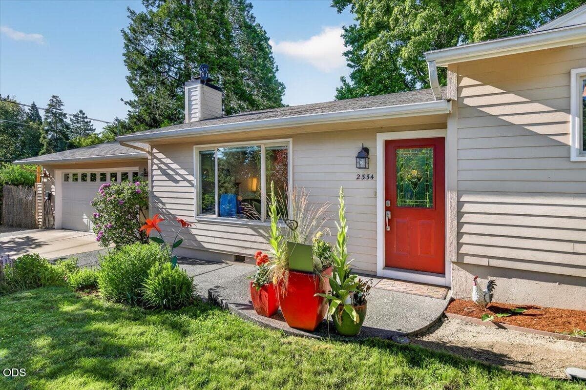 Photo of 2334 Black Oak 4 of 37