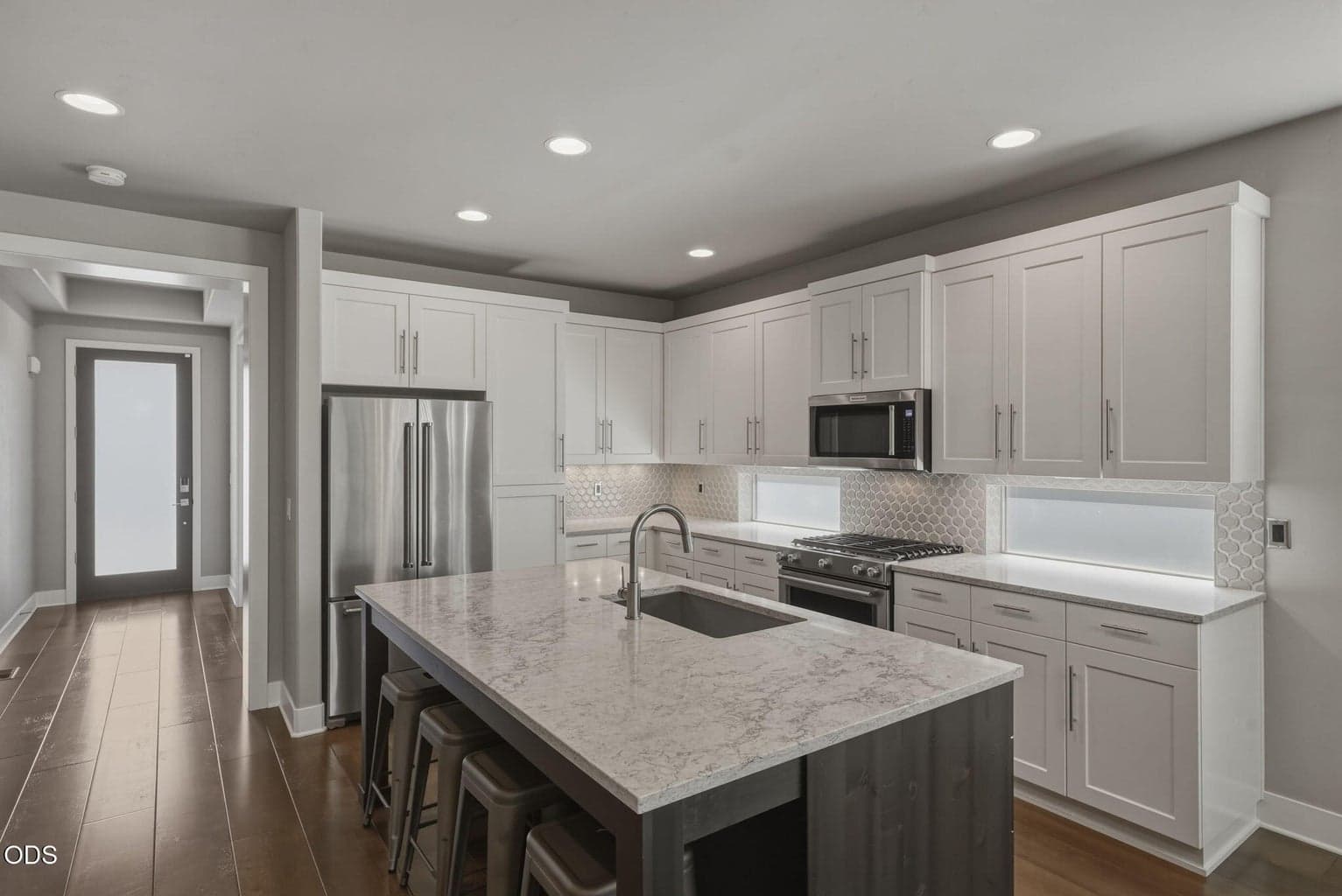 Photo of 2627 NW Rippling River Court 17 of 48