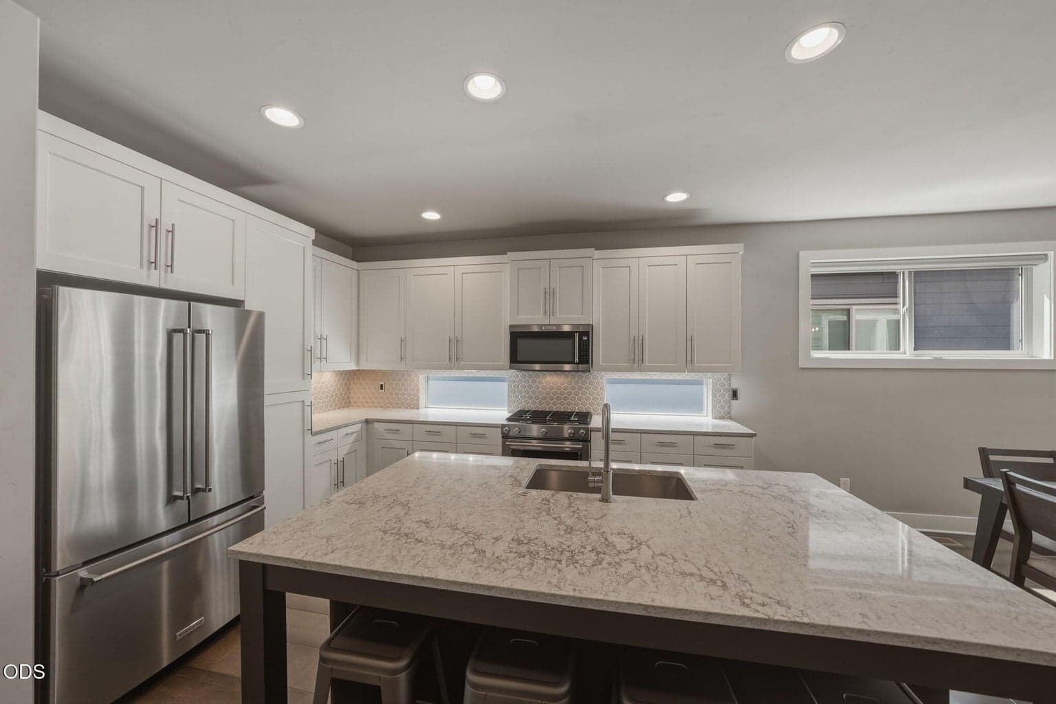 Photo of 2627 NW Rippling River Court 18 of 48