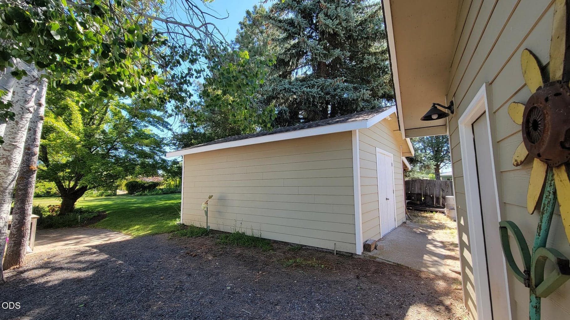 Photo of 2384 NE Sunrise Lane 37 of 50