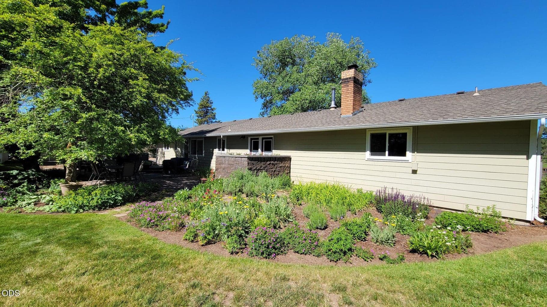Photo of 2384 NE Sunrise Lane 41 of 50