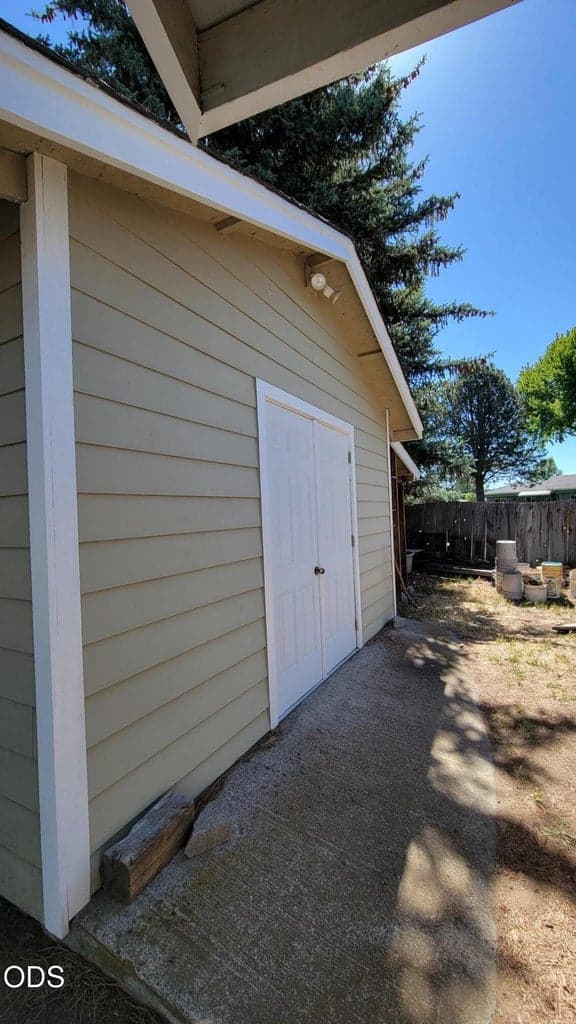 Photo of 2384 NE Sunrise Lane 38 of 50