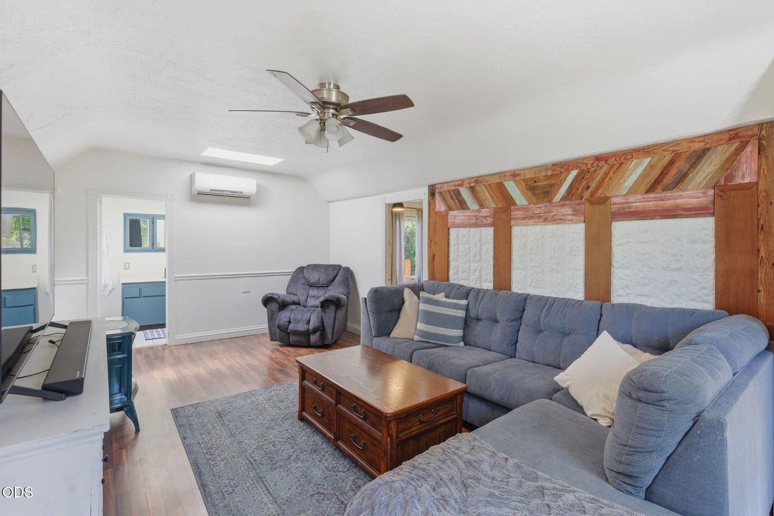 Photo of 723 12th Street 5 of 38