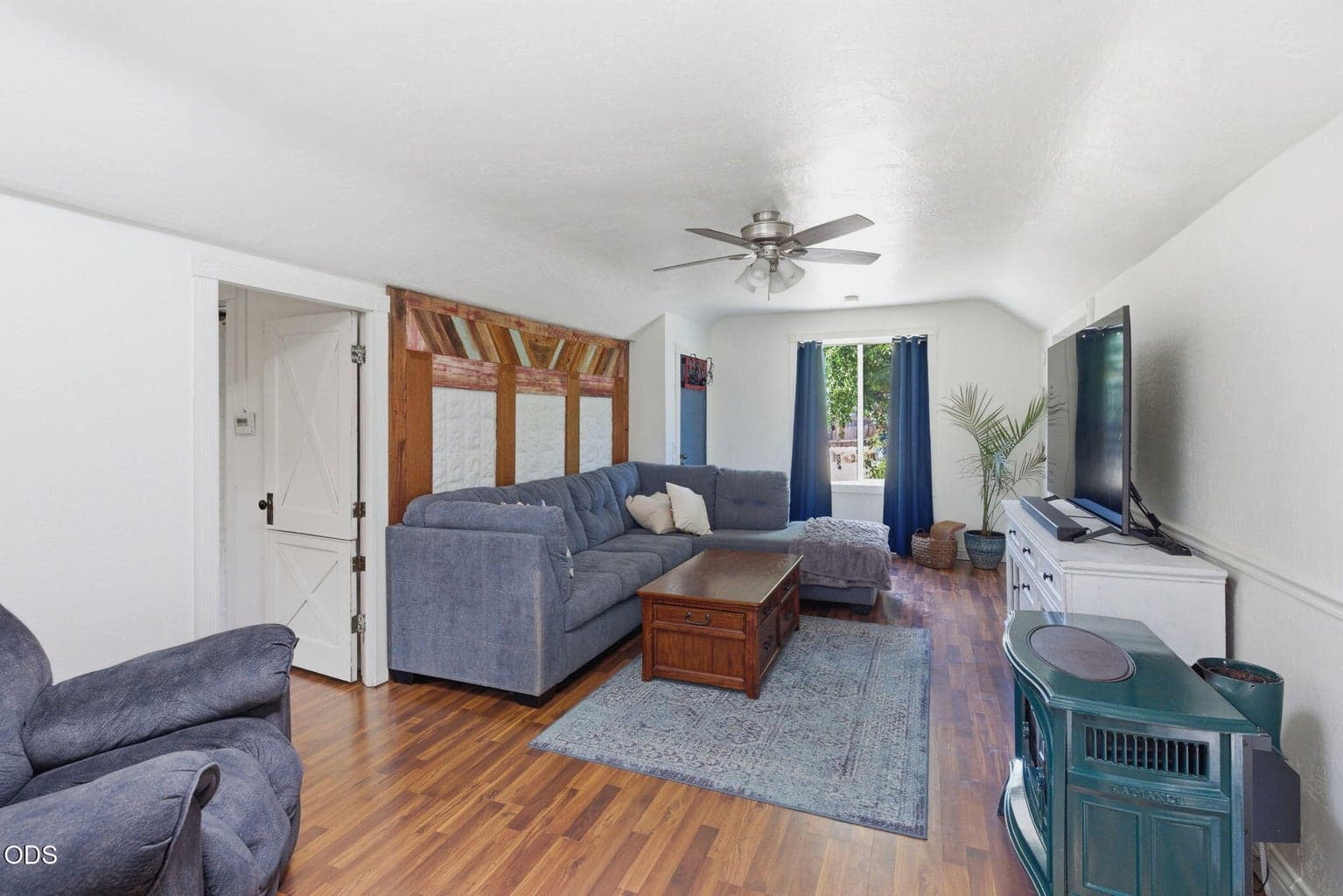 Photo of 723 12th 5 of 39