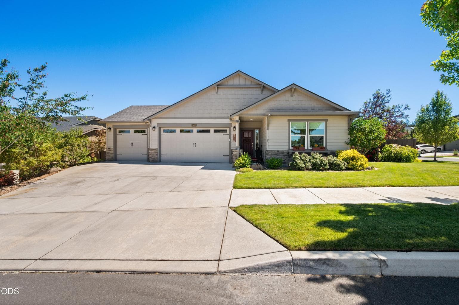 Photo of 2462 43rd 2 of 55