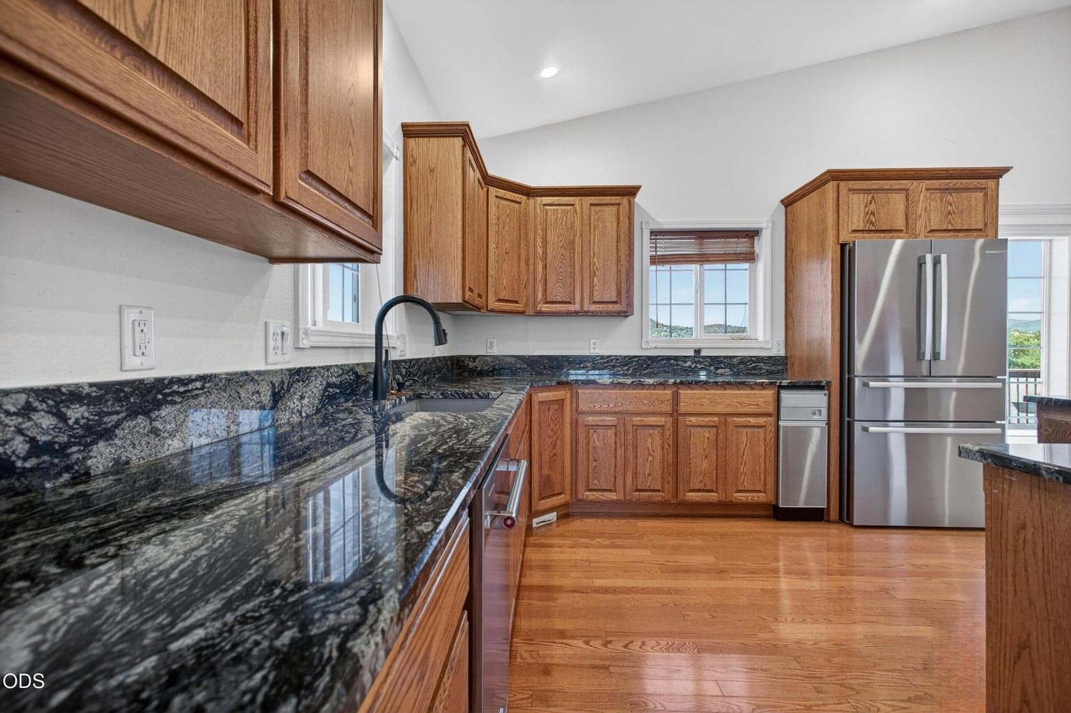 Photo of 589 Heights 3 of 40