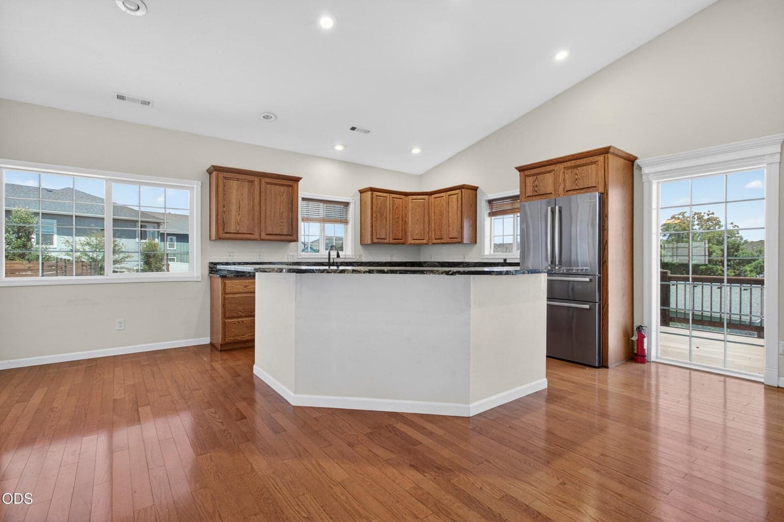 Photo of 589 Heights 4 of 40