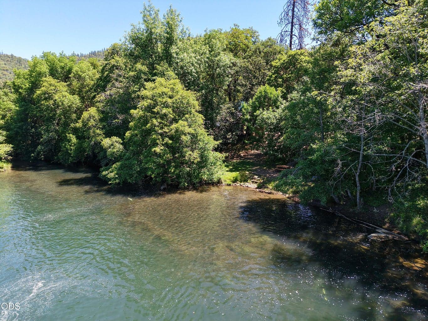 1,000 ft community owned river frontage w/beach area